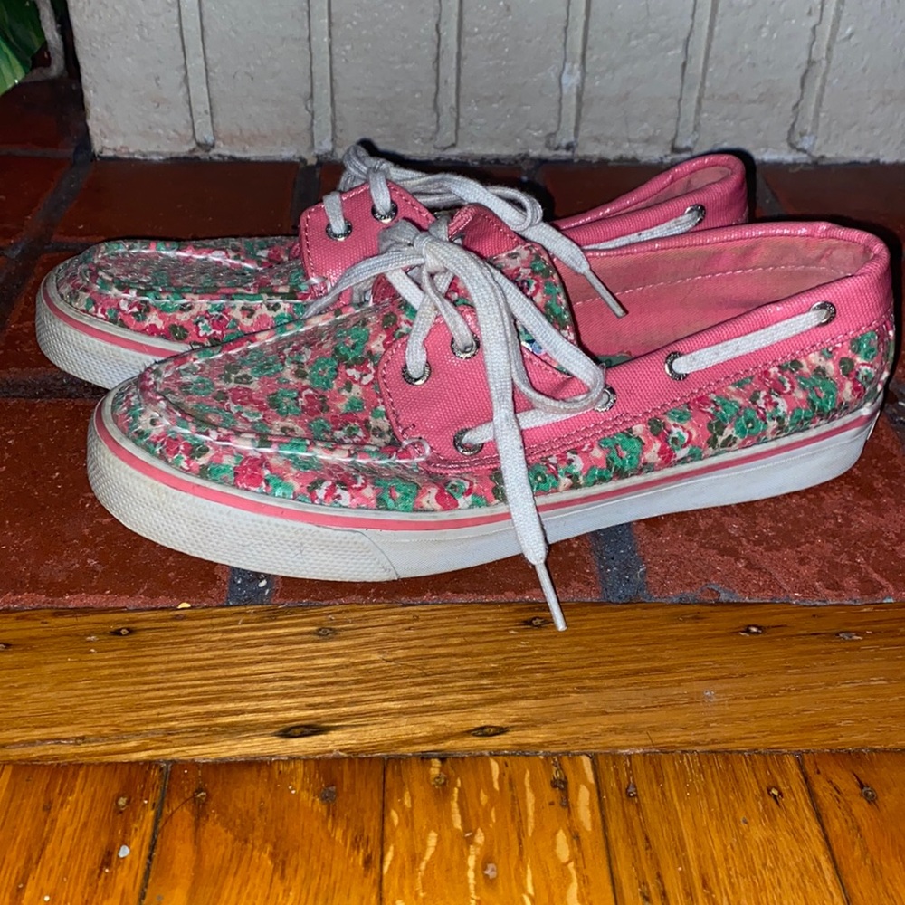 Sperry boat shoe size 7 floral print with pinks and green